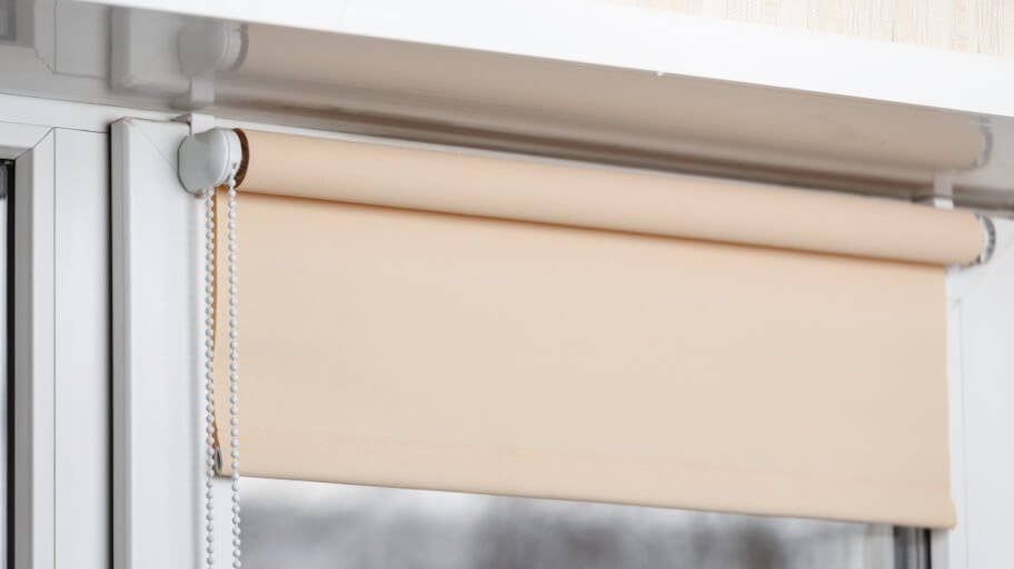 como limpiar cortinas roller black out