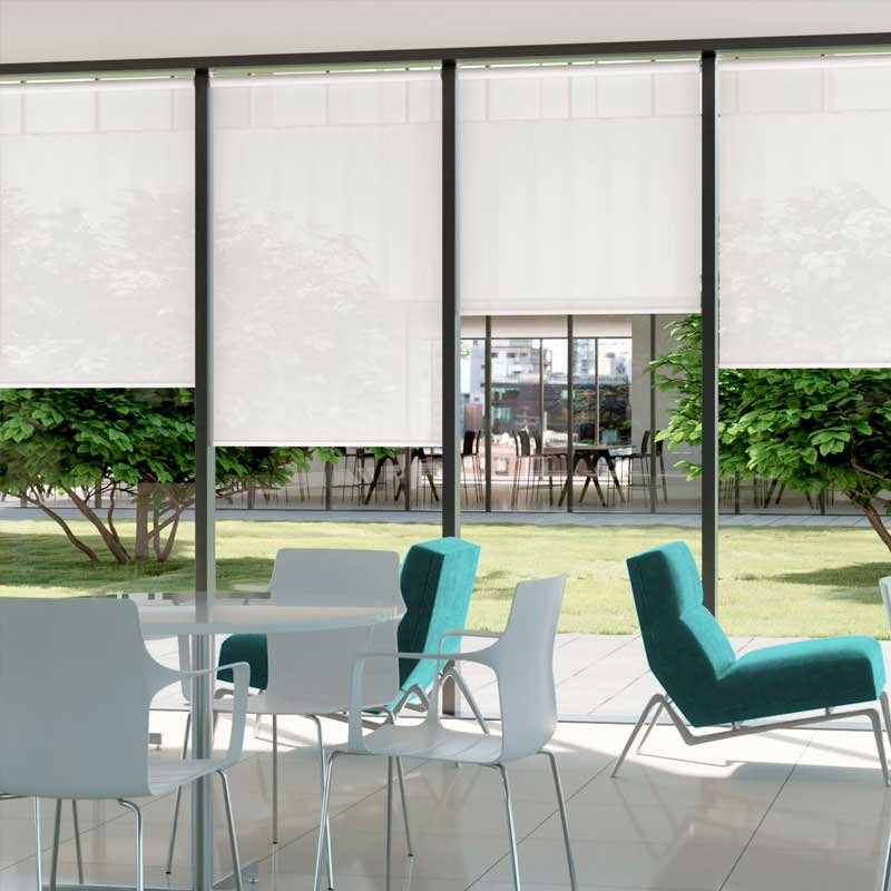 Qué son las cortinas roller para salones